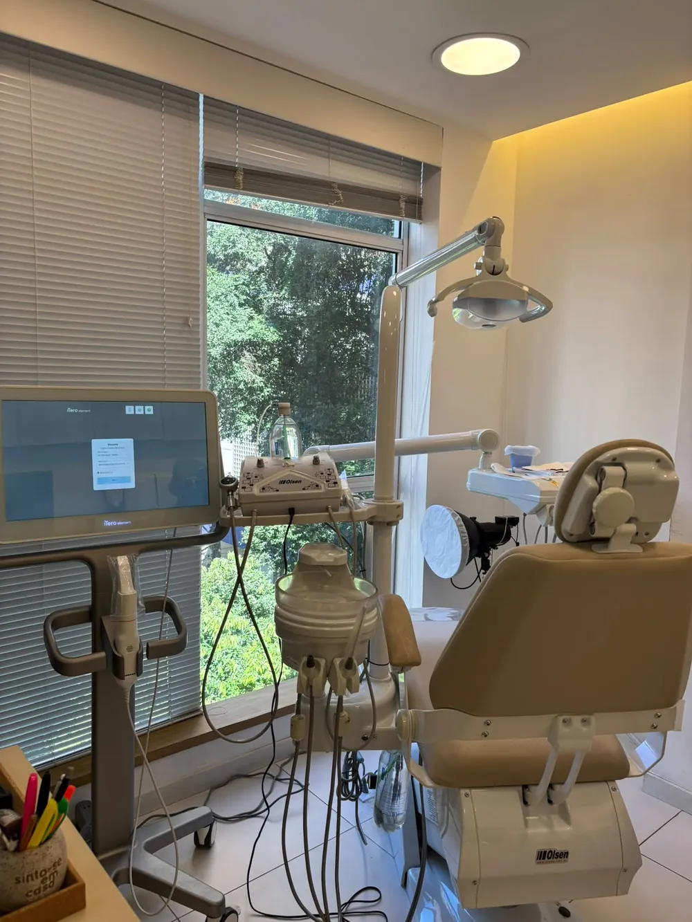 Cadeira odontológica com escâner intraoral — Consultório em Icaraí, Niterói